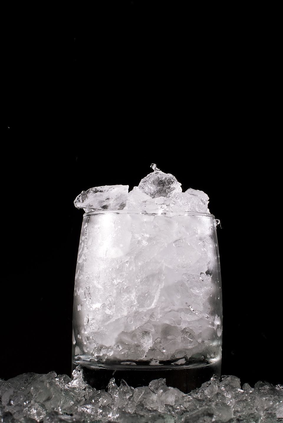 BOLSA HIELO PICADO 2 KG CON TU MARCA (CONTENIDO MALLA HIELO: 6 BOLSAS DE 2 KG PESO MALLA 12 KG)